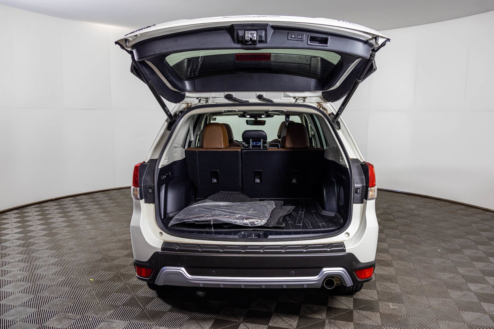 Used 2023 Subaru Forester Touring AWD/4WD image 44