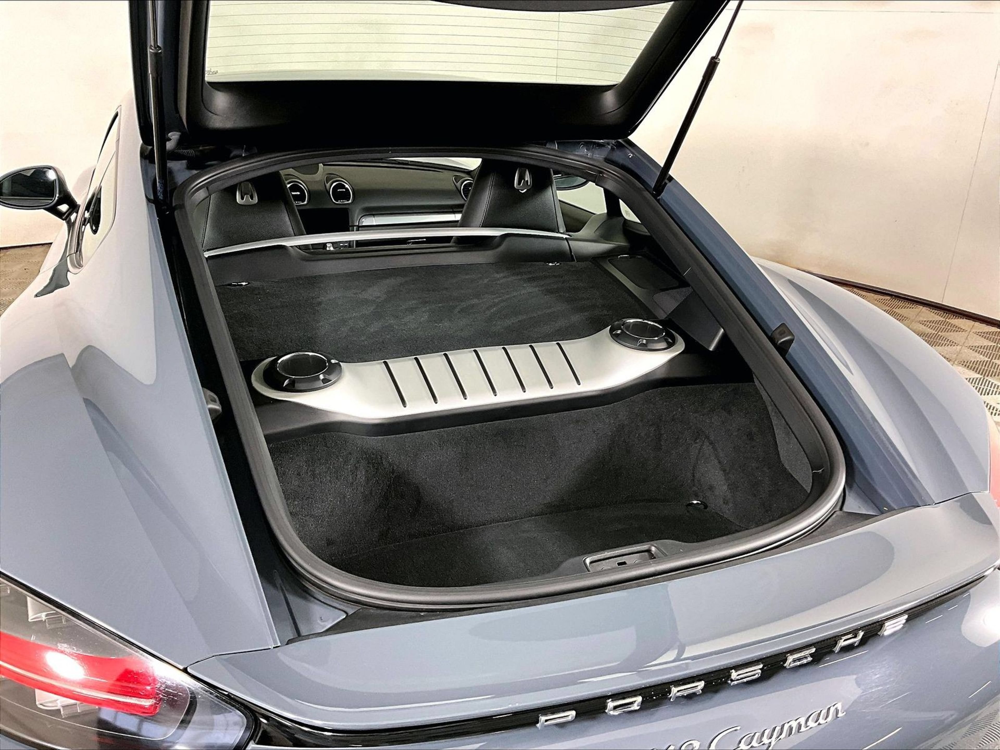 Certified 2018 Porsche 718 Cayman RWD image 24