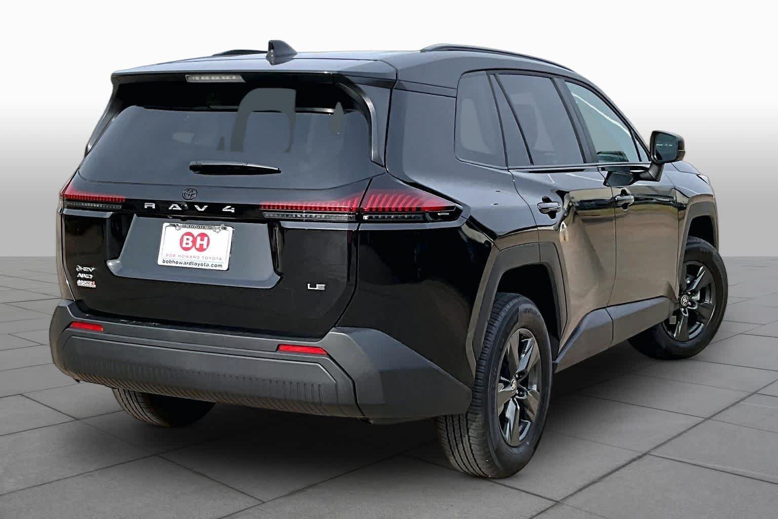 Used 2026 Toyota RAV4 LE AWD/4WD image 13