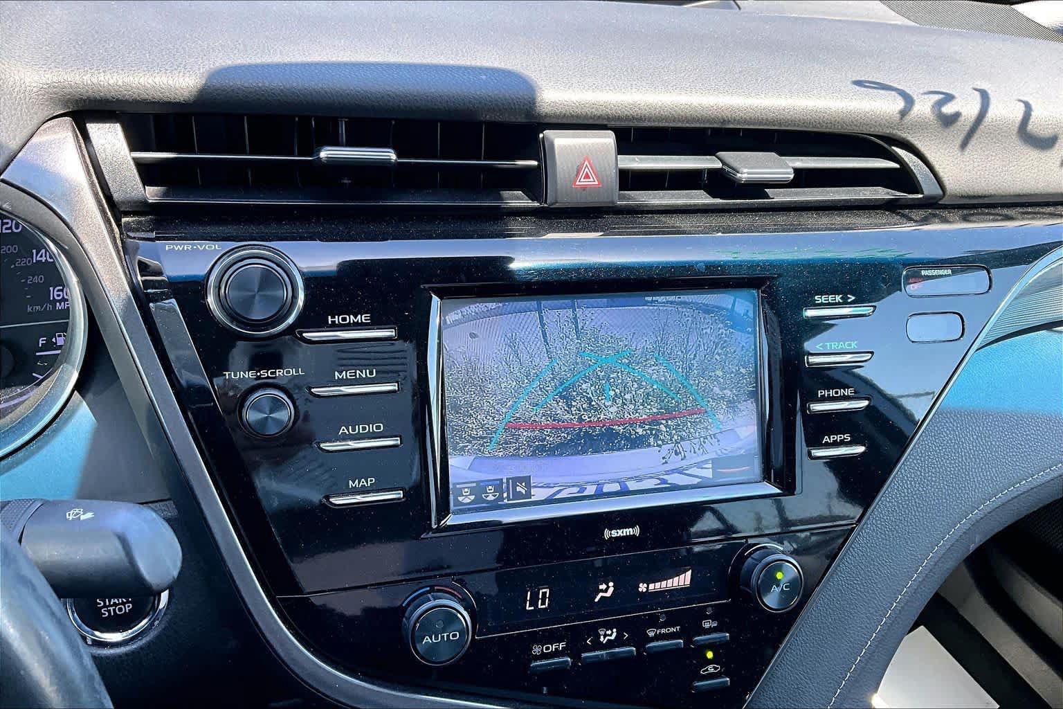 Used 2020 Toyota Camry SE w/ Convenience Package FWD image 26