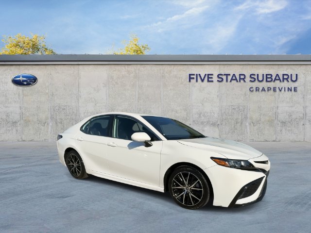 Used 2023 Toyota Camry SE FWD image 2