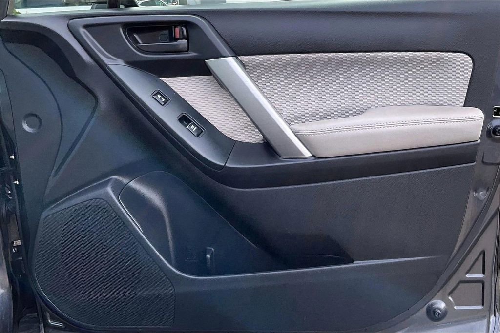 Used 2017 Subaru Forester 2.5i Premium image 27