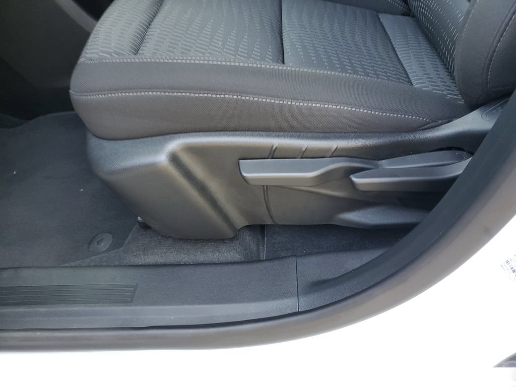 Used 2026 Chevrolet Equinox LT FWD image 19