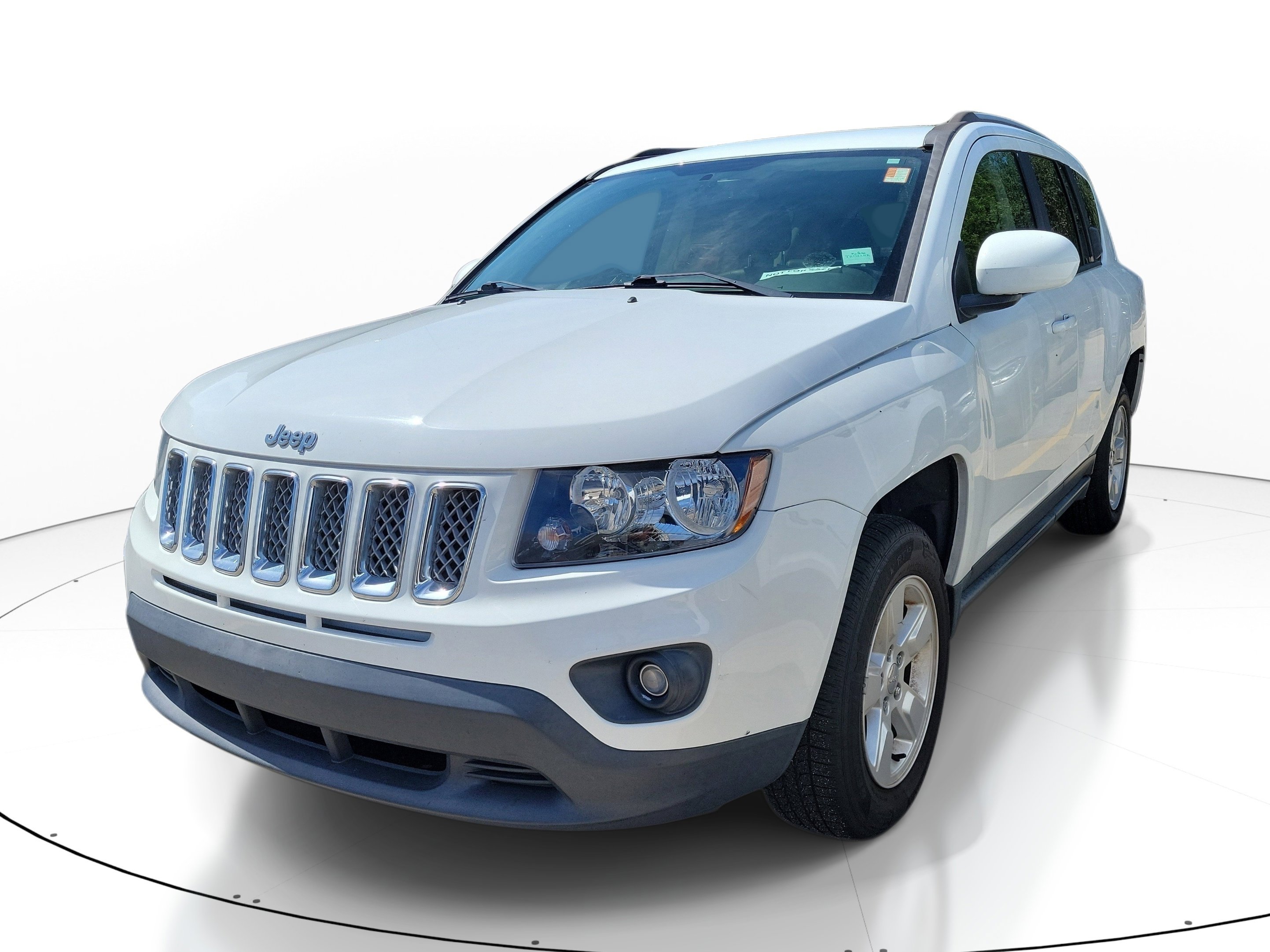 Used 2016 Jeep Compass Latitude FWD image 3