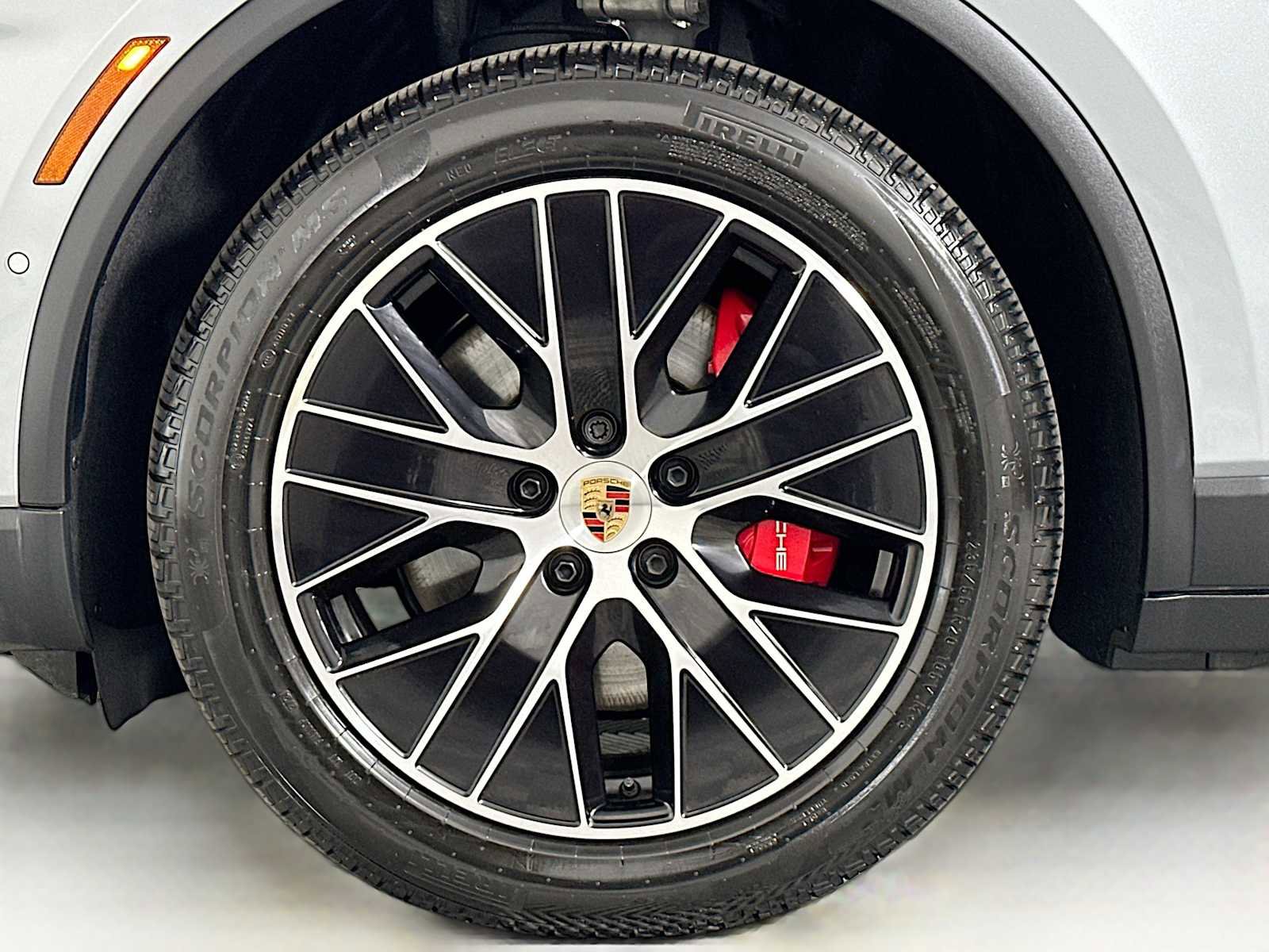 Certified 2025 Porsche Macan 4S Electric image 33