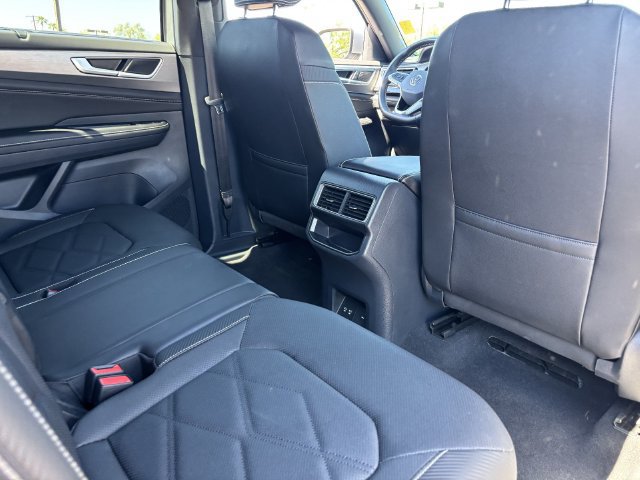 Used 2026 Volkswagen Atlas Cross Sport SE AWD/4WD image 13