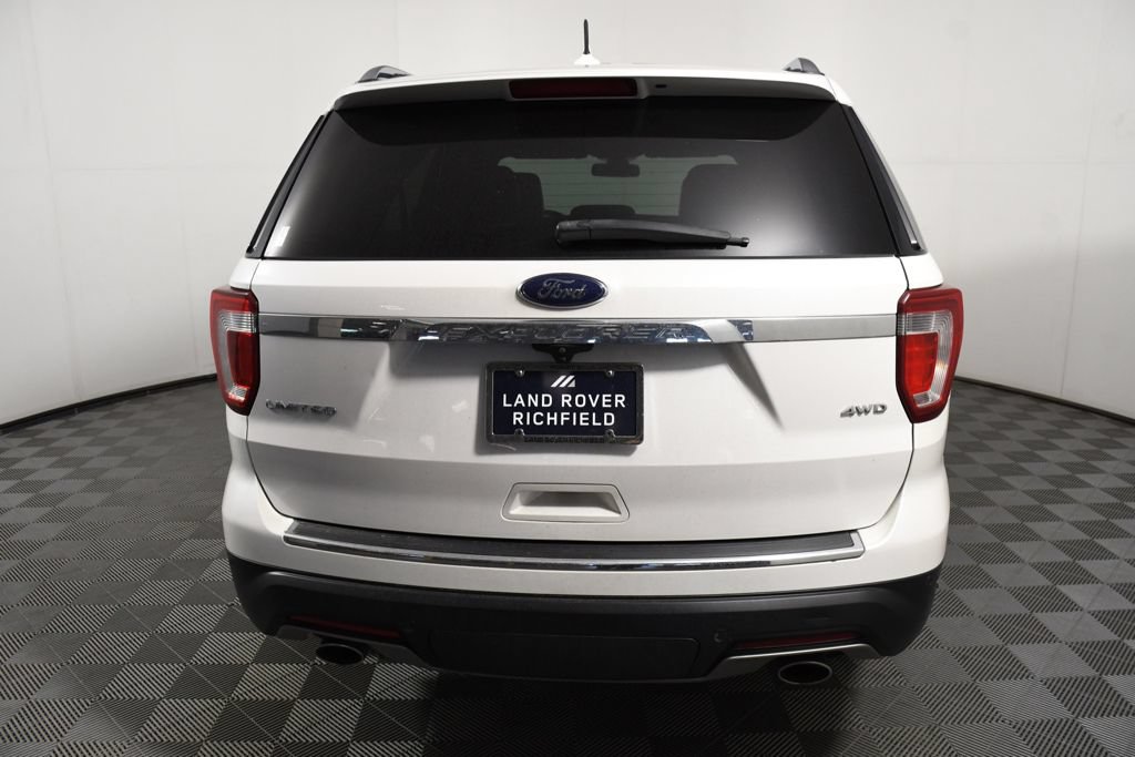 Used 2018 Ford Explorer Limited w/ Equipment Group 301A AWD/4WD image 5