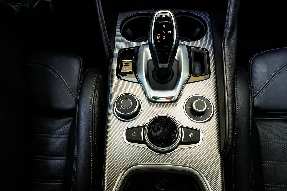 Used 2022 Alfa Romeo Giulia Veloce image 20