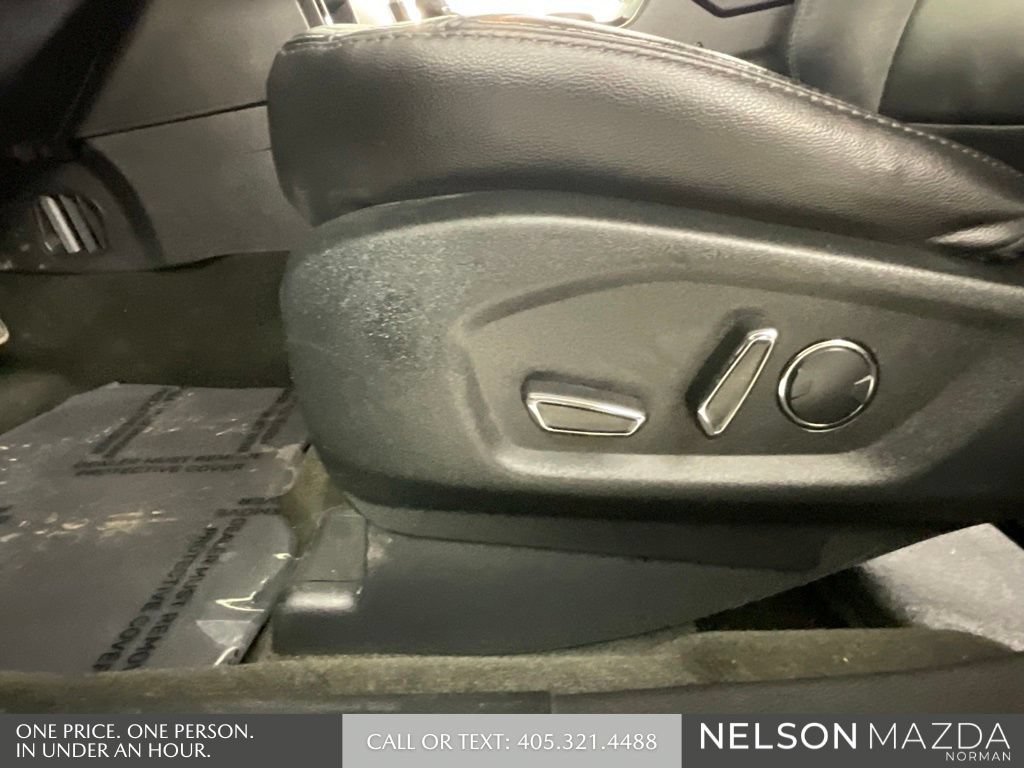 Used 2018 Ford Explorer XLT w/ Equipment Group 202A FWD image 25