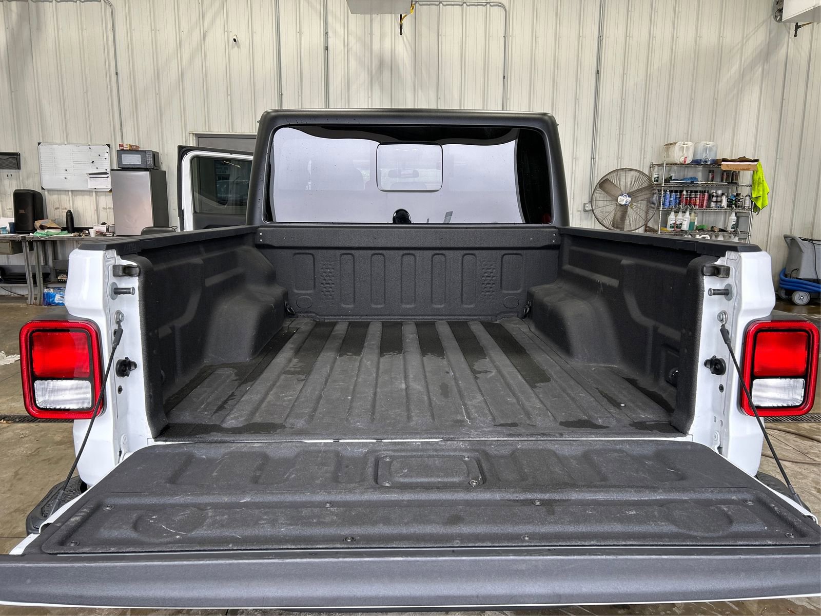 Used 2023 Jeep Gladiator Sport image 22