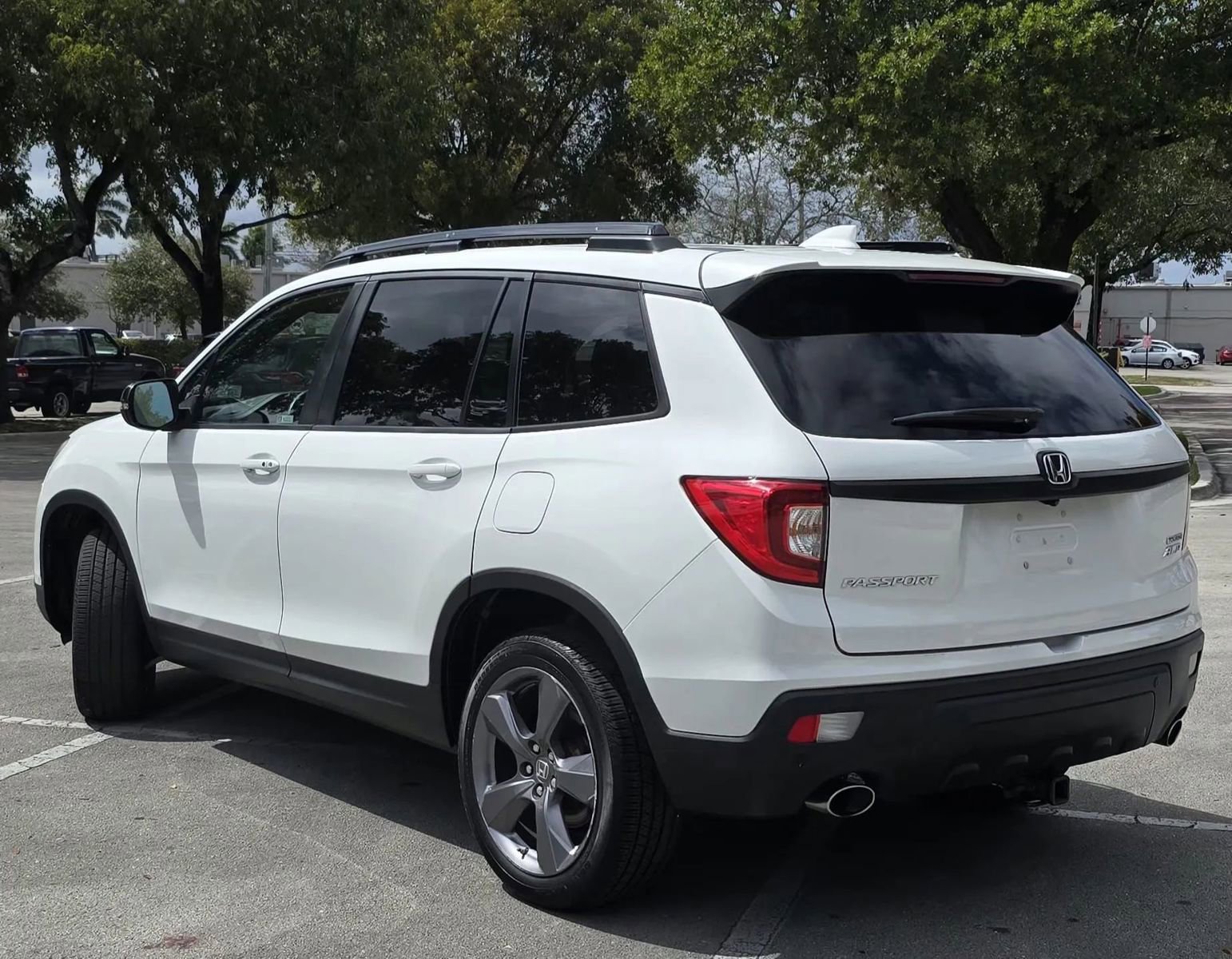 Used 2021 Honda Passport Touring image 2