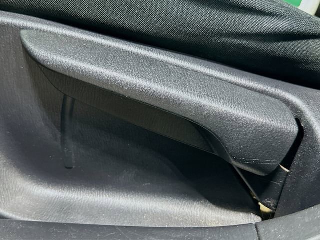 Used 2016 MAZDA MAZDA3 i Sport image 19