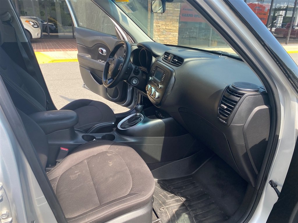Used 2019 Kia Soul FWD image 14