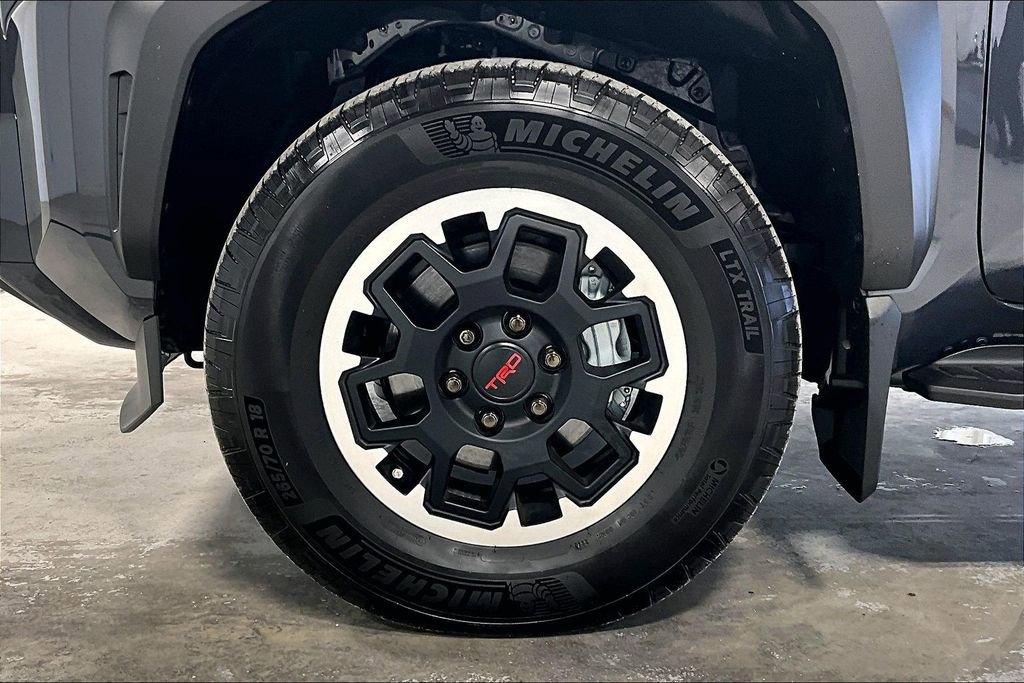Used 2025 Toyota 4Runner TRD Off-Road image 11