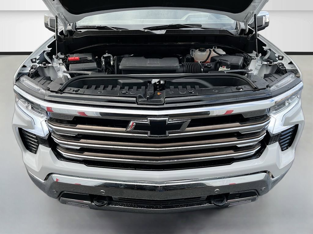 Used 2025 Chevrolet Silverado 1500 LTZ w/ Technology Package image 33