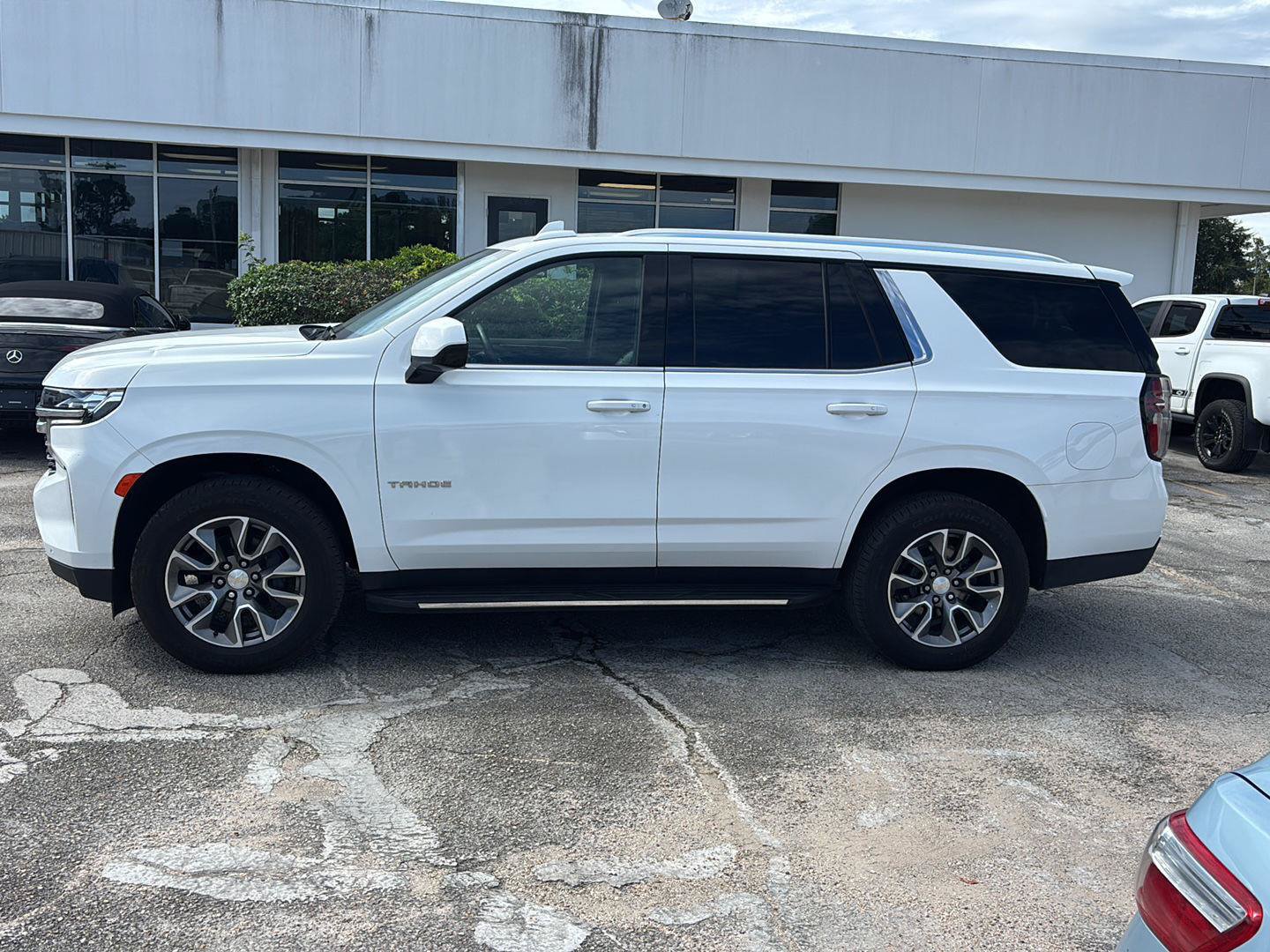 Used 2024 Chevrolet Tahoe LT RWD image 4
