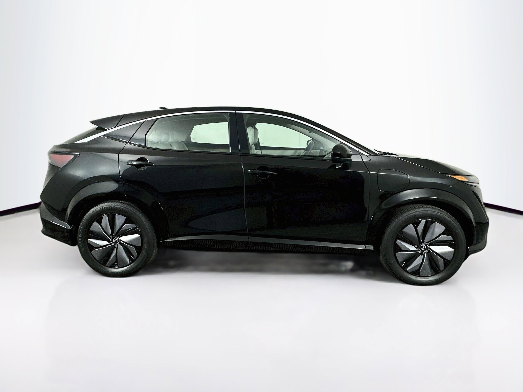 Used 2023 Nissan Ariya FWD image 10