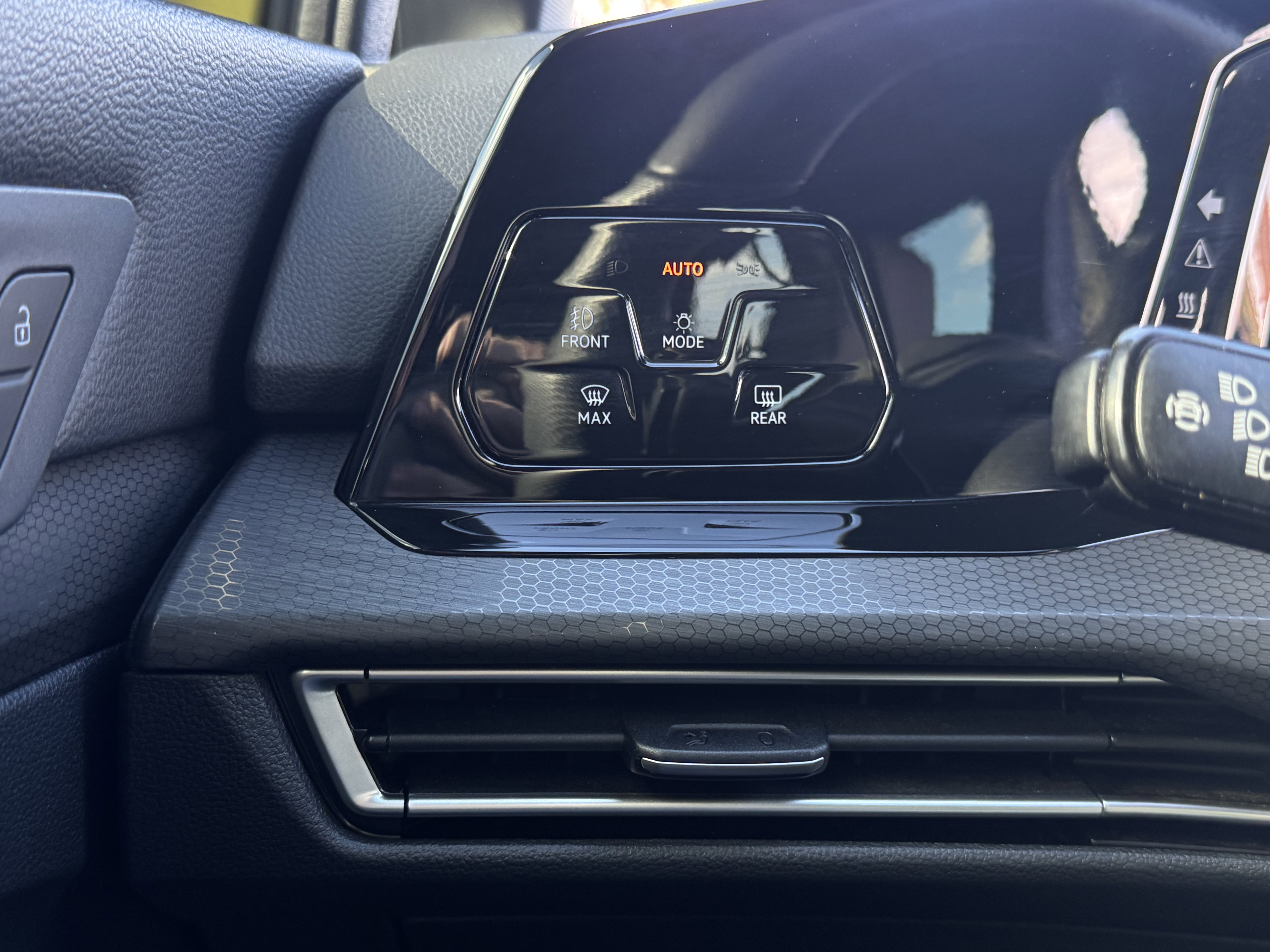 Used 2022 Volkswagen GTI Autobahn image 20