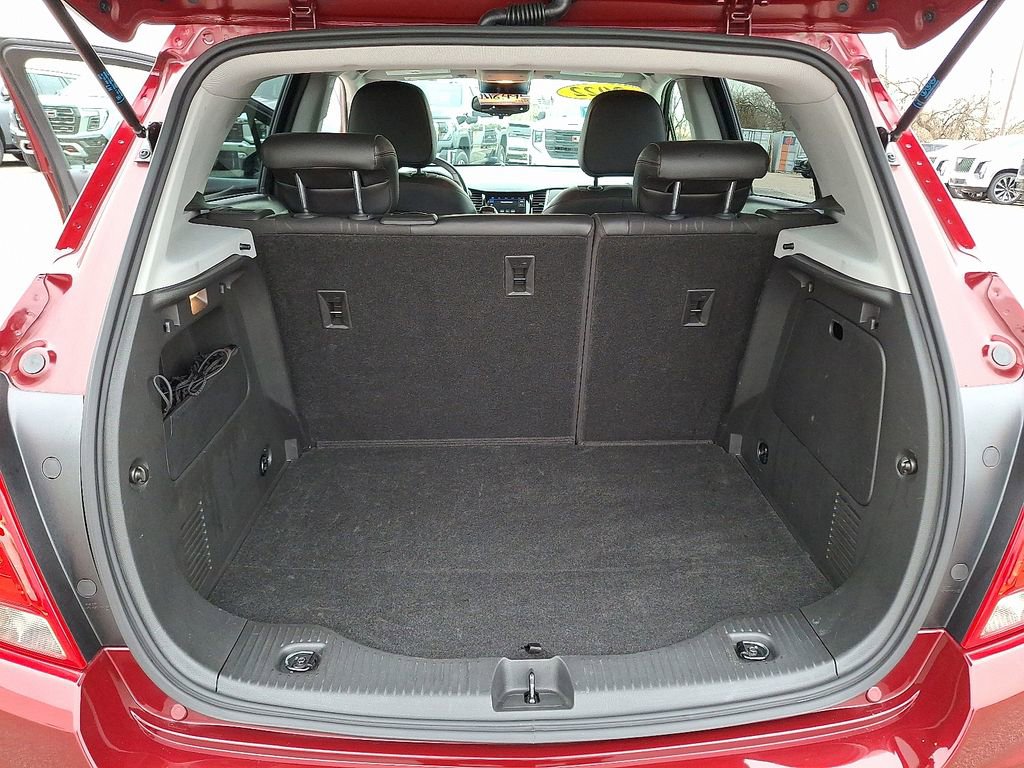 Used 2022 Chevrolet Trax LT w/ LT Convenience Package image 30