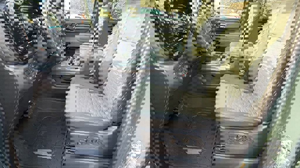 New 2026 Chevrolet Silverado 2500 ZR2 w/ LPO, Dark Essentials Package image 13