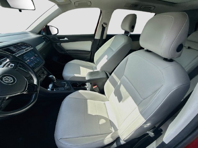 Used 2018 Volkswagen Tiguan SE w/ Panoramic Sunroof Package AWD/4WD image 27