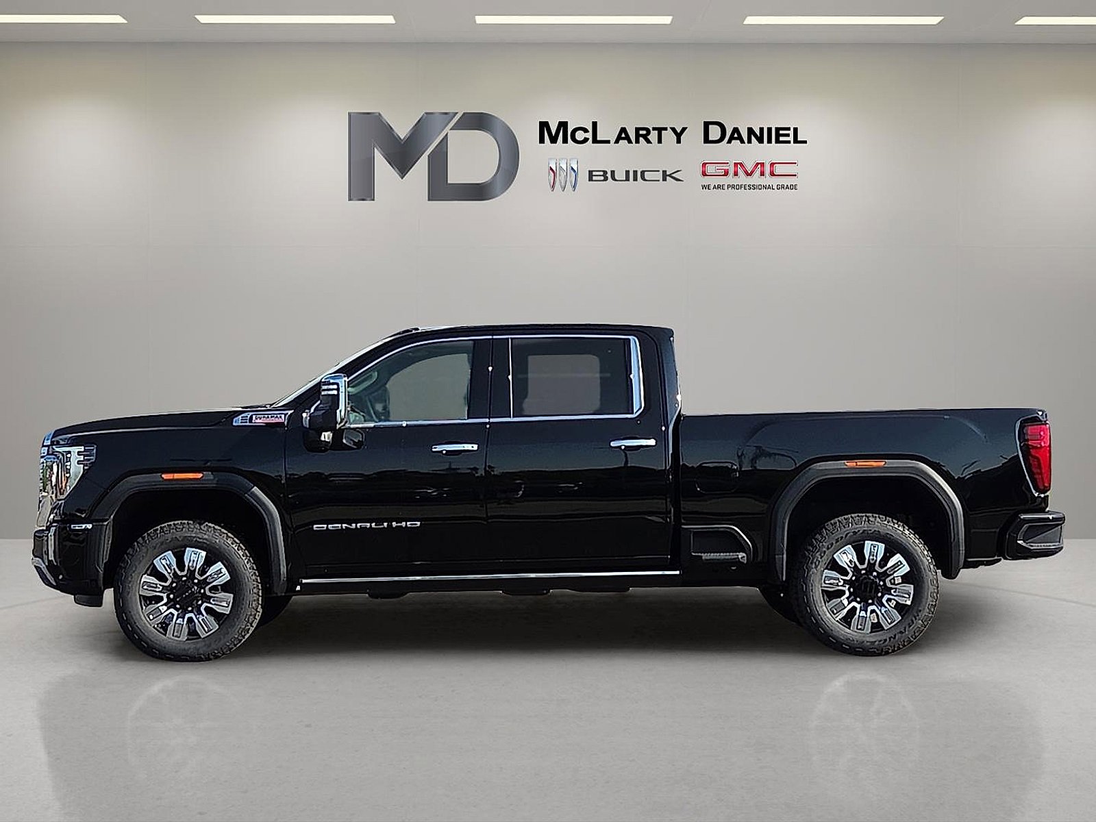 New 2026 GMC Sierra 2500 Denali w/ Max Trailering Package image 3