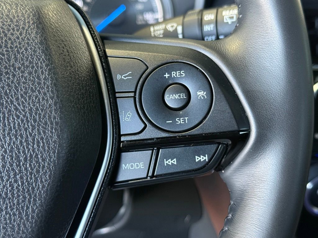 Certified 2023 Toyota Venza XLE image 27