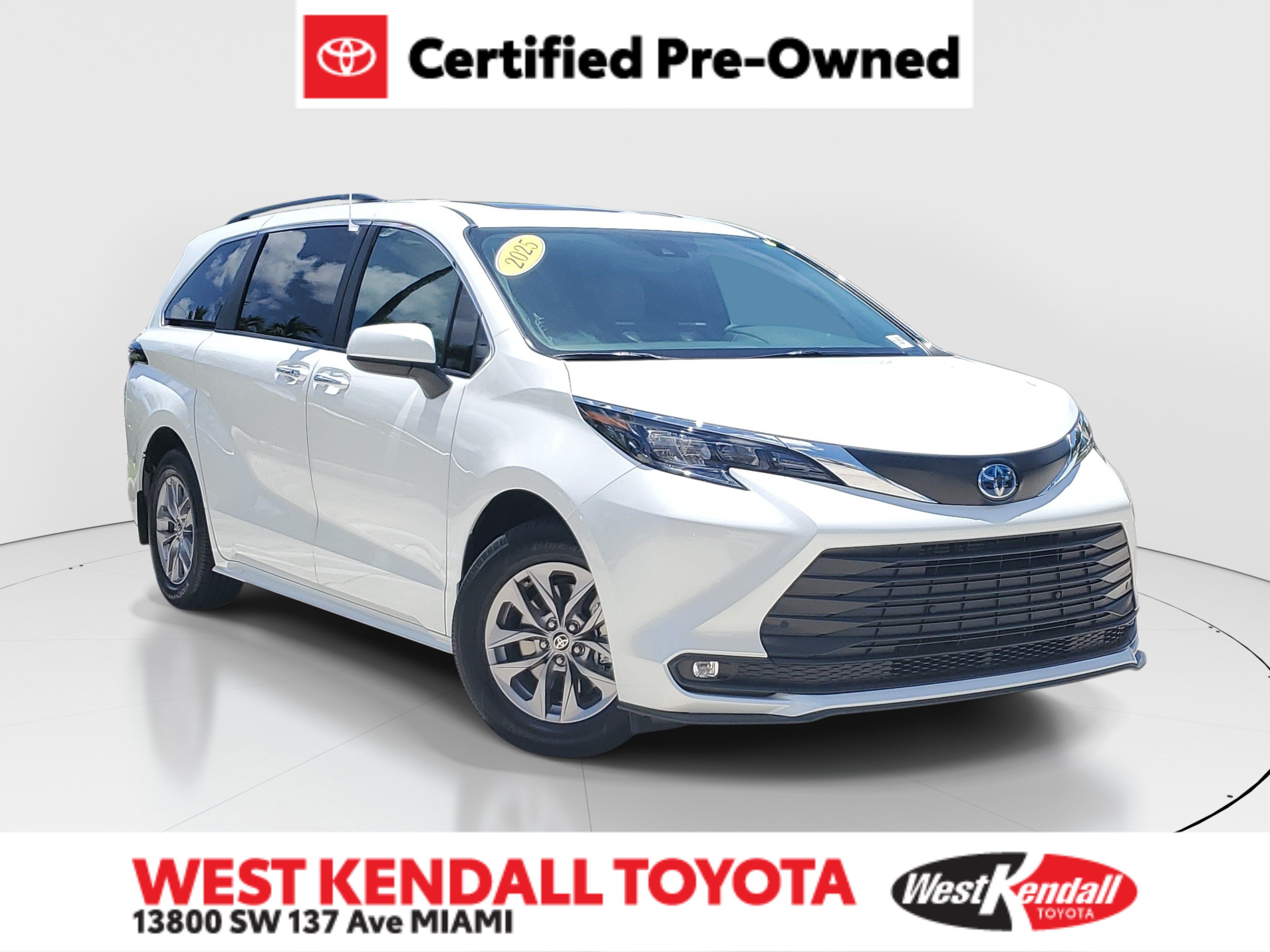 Certified 2025 Toyota Sienna XLE FWD video 1