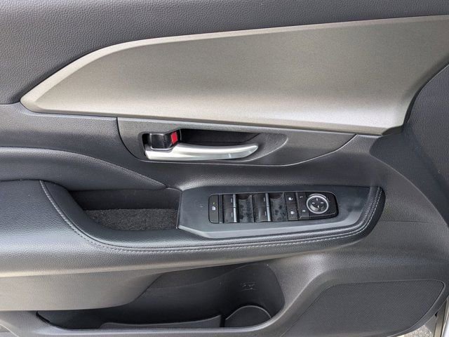 Used 2024 Toyota Grand Highlander XLE image 17