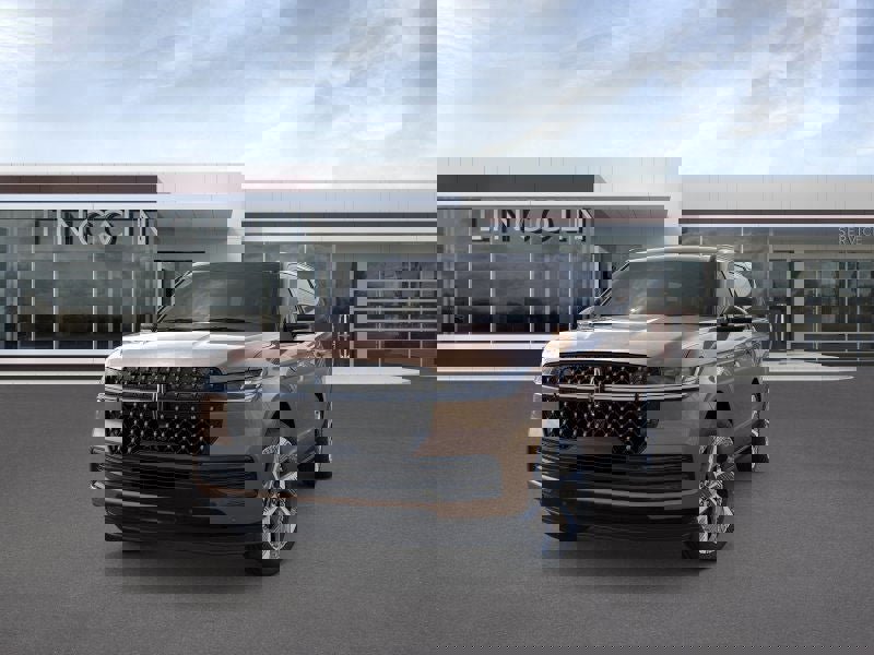 New 2026 Lincoln Navigator L Black Label w/ Black Label Special Edition image 3