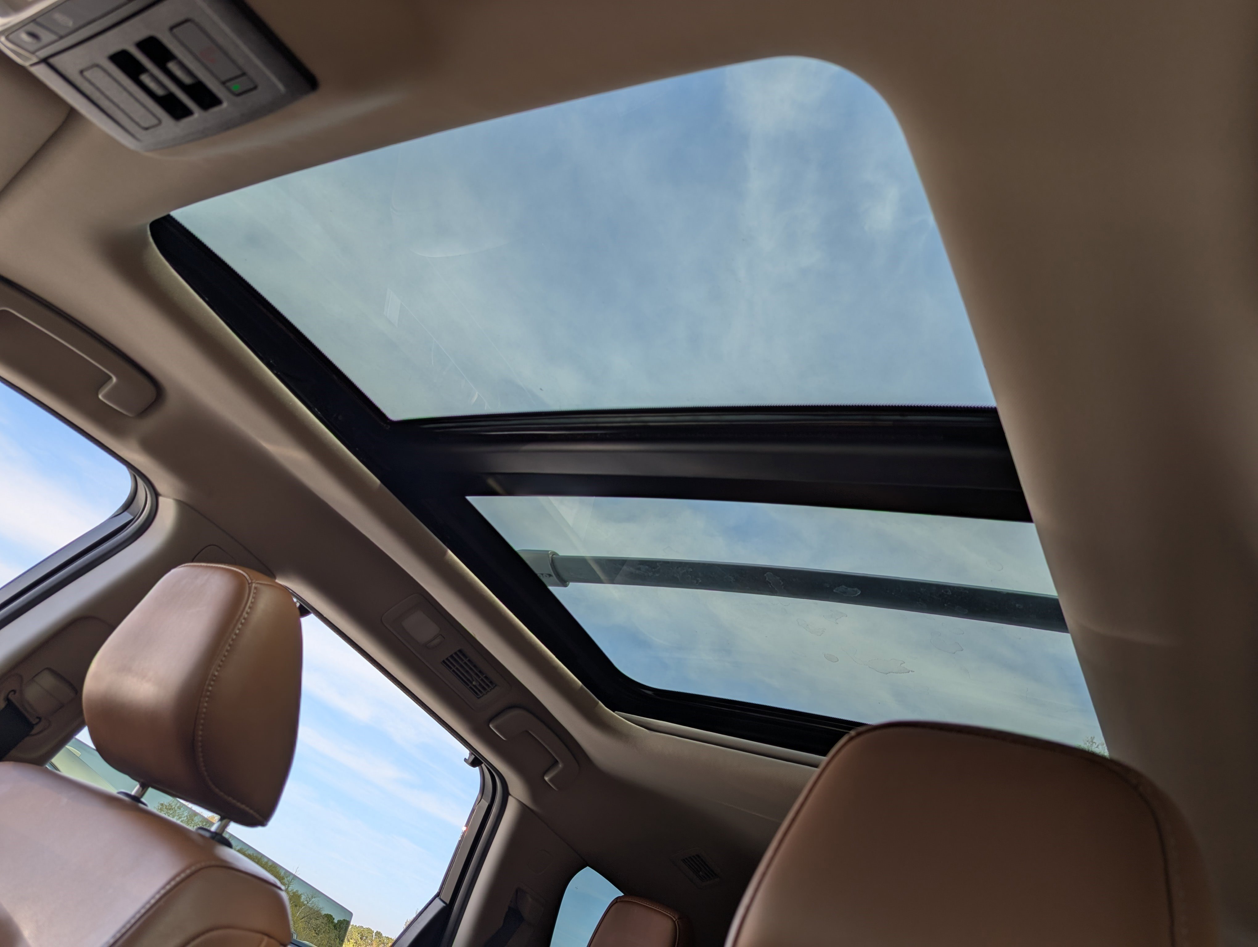 Used 2024 Nissan Pathfinder Platinum w/ Cargo Package image 15