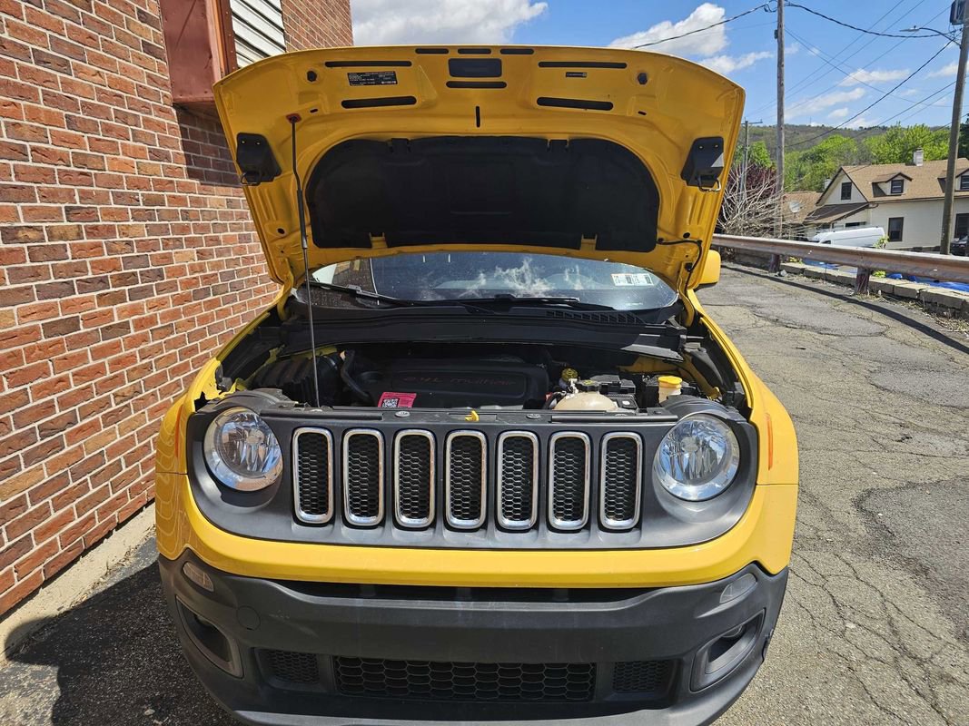 Used 2015 Jeep Renegade Latitude w/ Popular Equipment Group AWD/4WD image 2