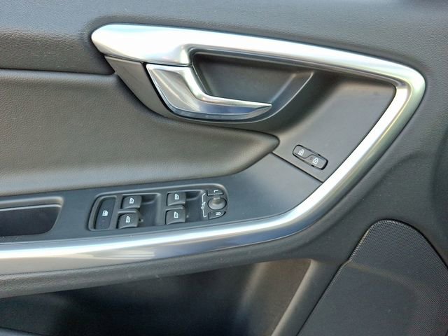 Used 2017 Volvo V60 T5 Cross Country w/ Convenience Package image 12