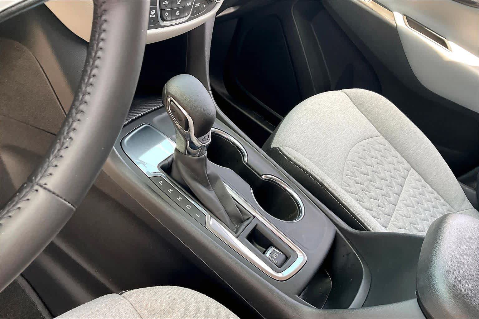 Used 2022 Chevrolet Equinox LT FWD image 16