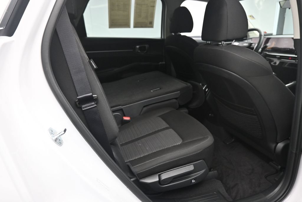 Used 2026 Kia Sorento LX FWD image 24