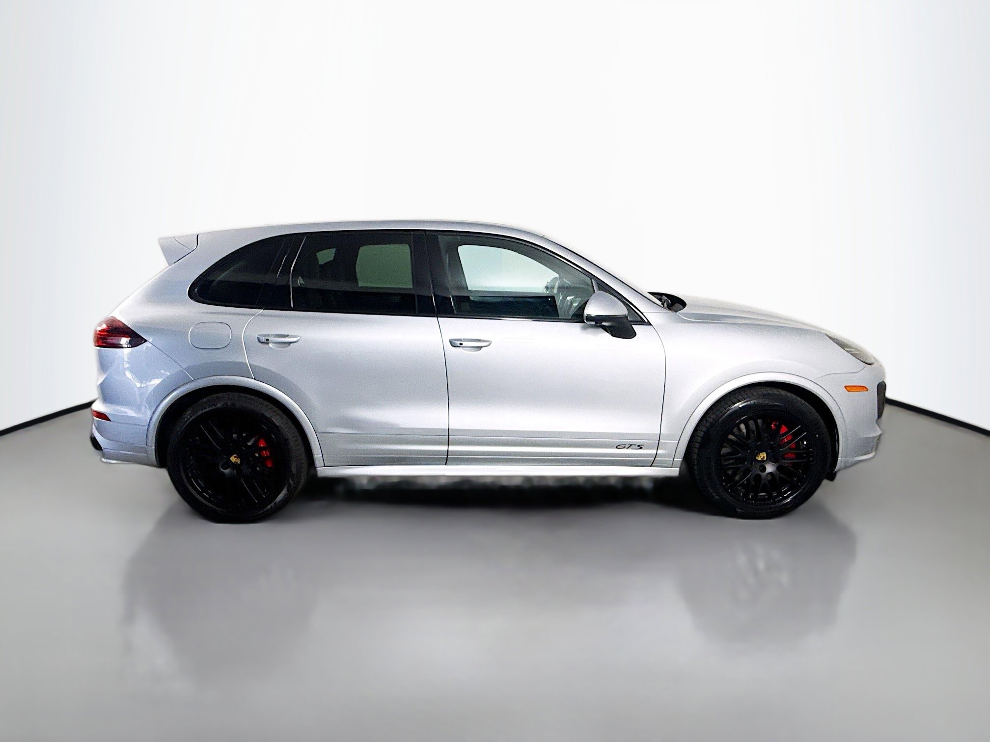 Used 2018 Porsche Cayenne GTS image 11