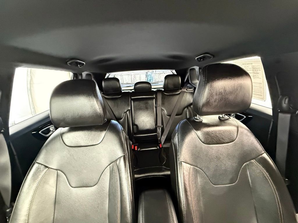 Used 2023 Jeep Compass Limited image 28