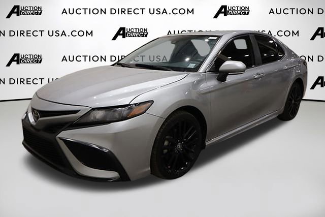 Used 2022 Toyota Camry SE image 1