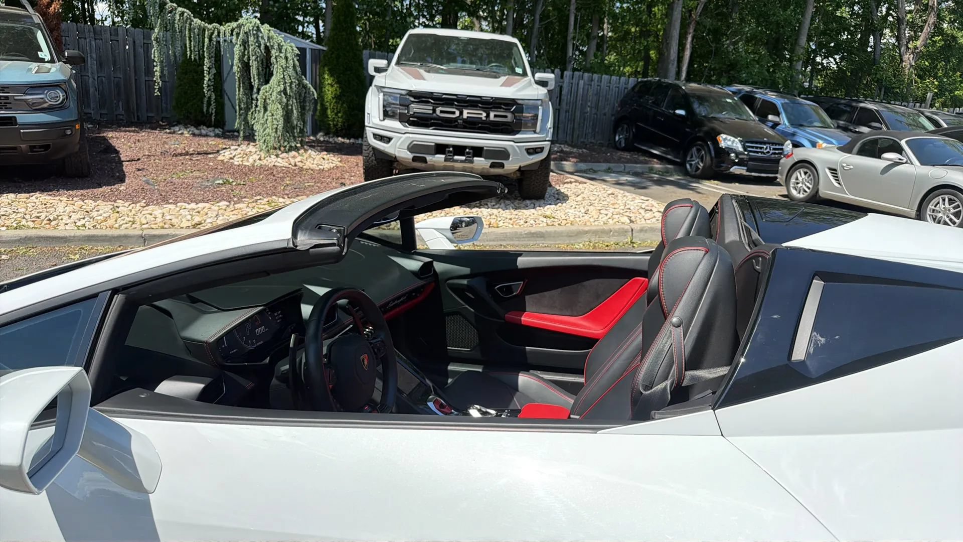 Used 2021 Lamborghini Huracan EVO RWD image 18