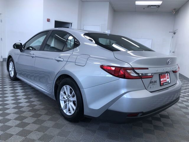 Used 2025 Toyota Camry LE image 4