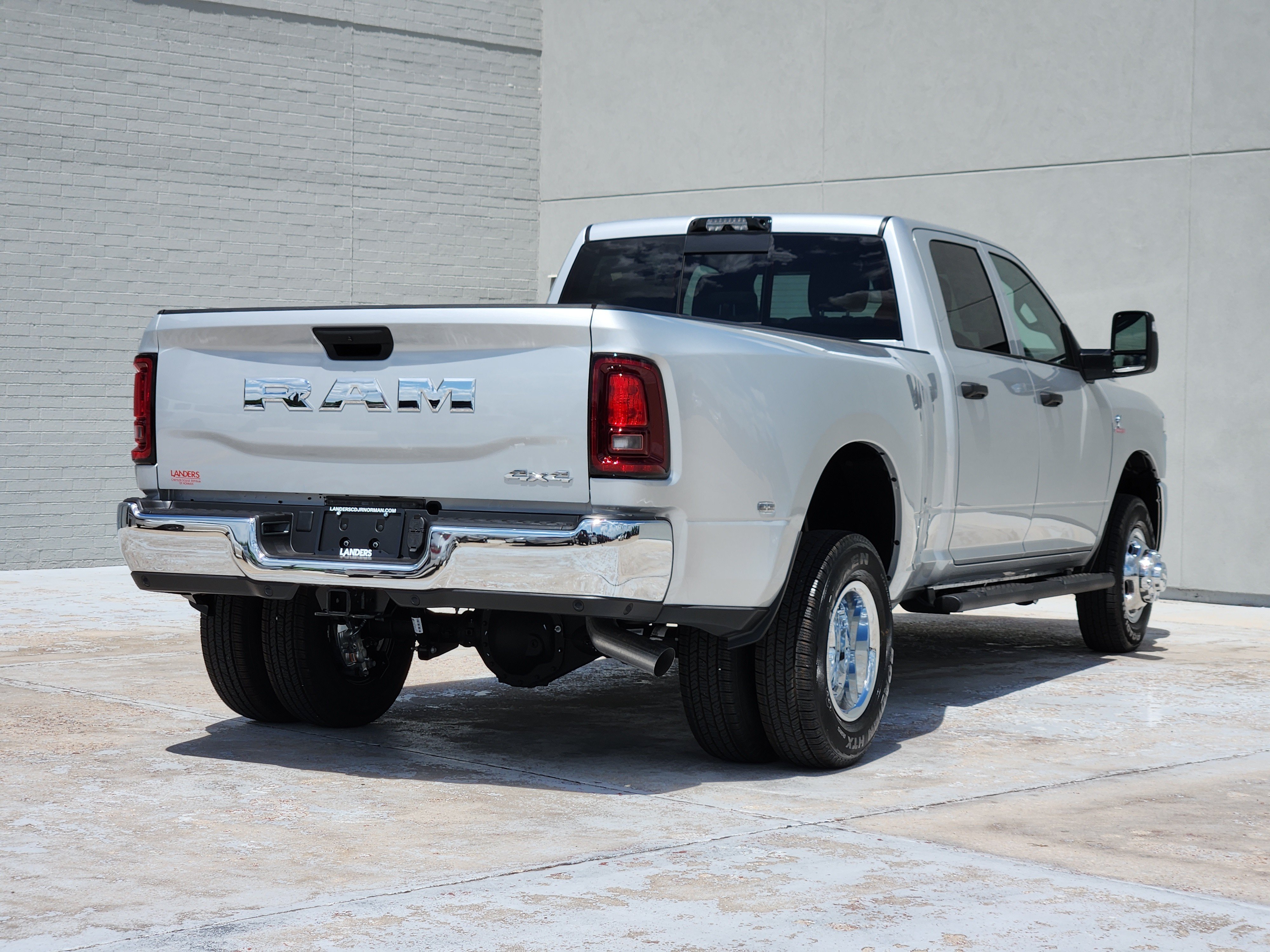 New 2026 RAM 3500 Tradesman AWD/4WD image 4