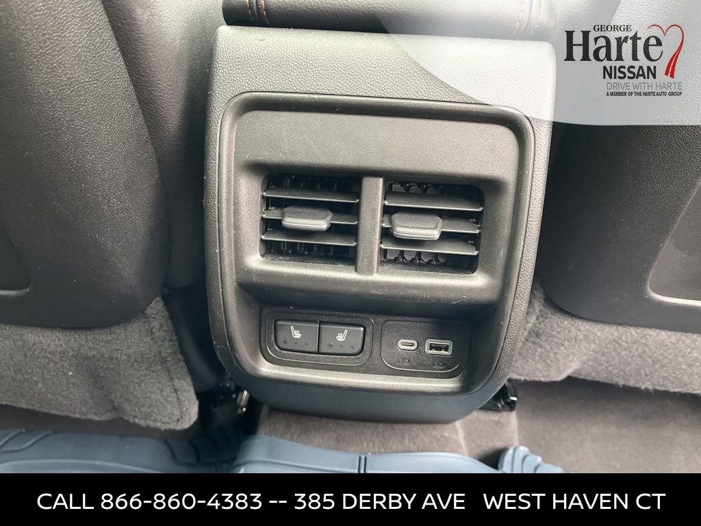 Used 2021 Cadillac XT4 Sport w/ Cold Weather Package AWD/4WD image 31
