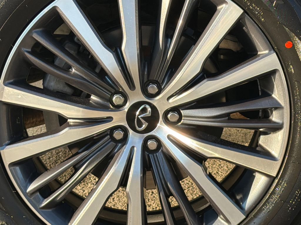 Used 2023 INFINITI QX60 Sensory image 8