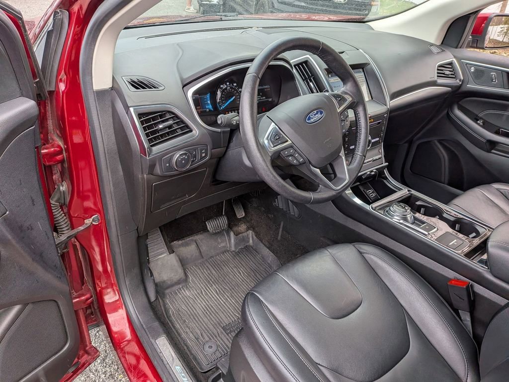 Used 2019 Ford Edge Titanium w/ Cold Weather Package AWD/4WD image 9