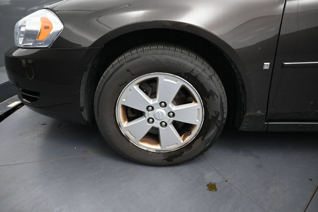 Used 2008 Chevrolet Impala LT w/ Luxury Edition Package FWD image 12