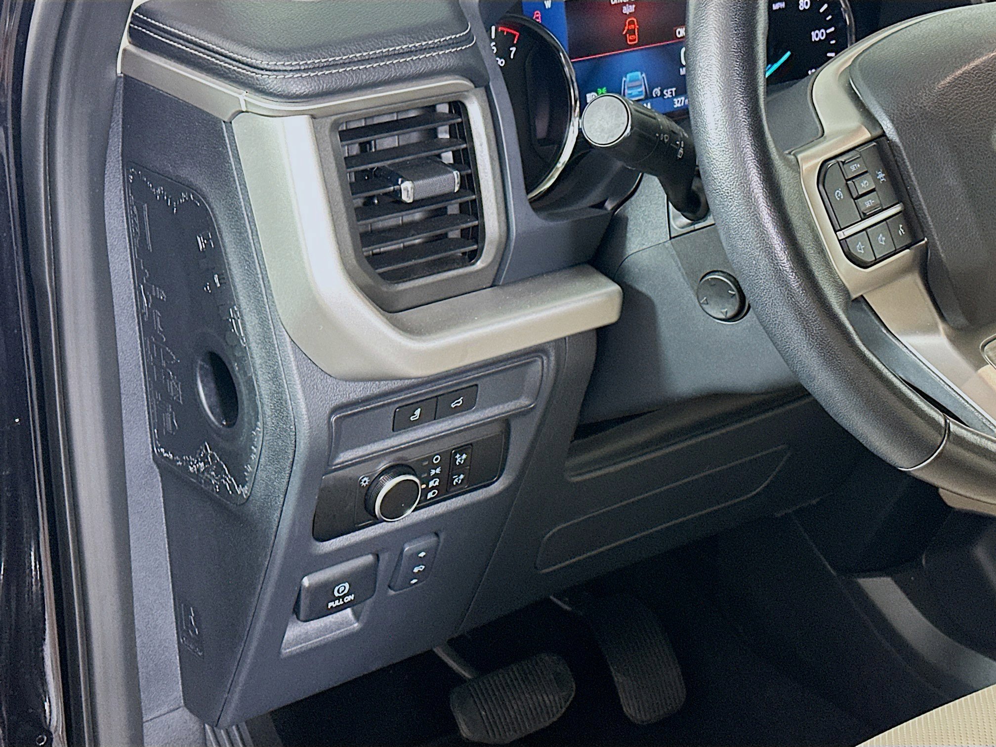 Used 2024 Ford Expedition Max XLT RWD image 17