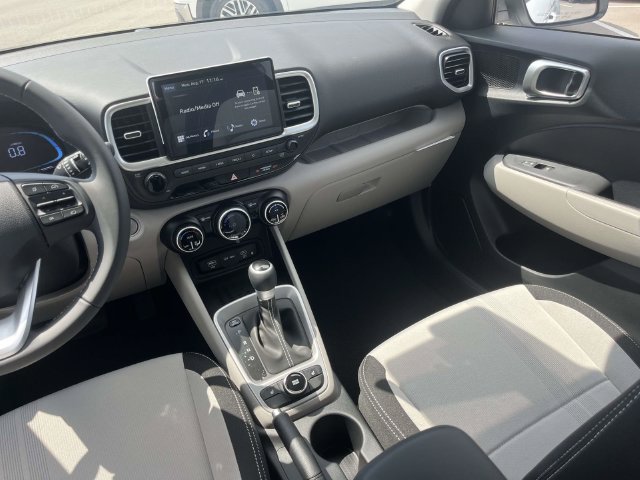 New 2026 Hyundai Venue SEL FWD image 14