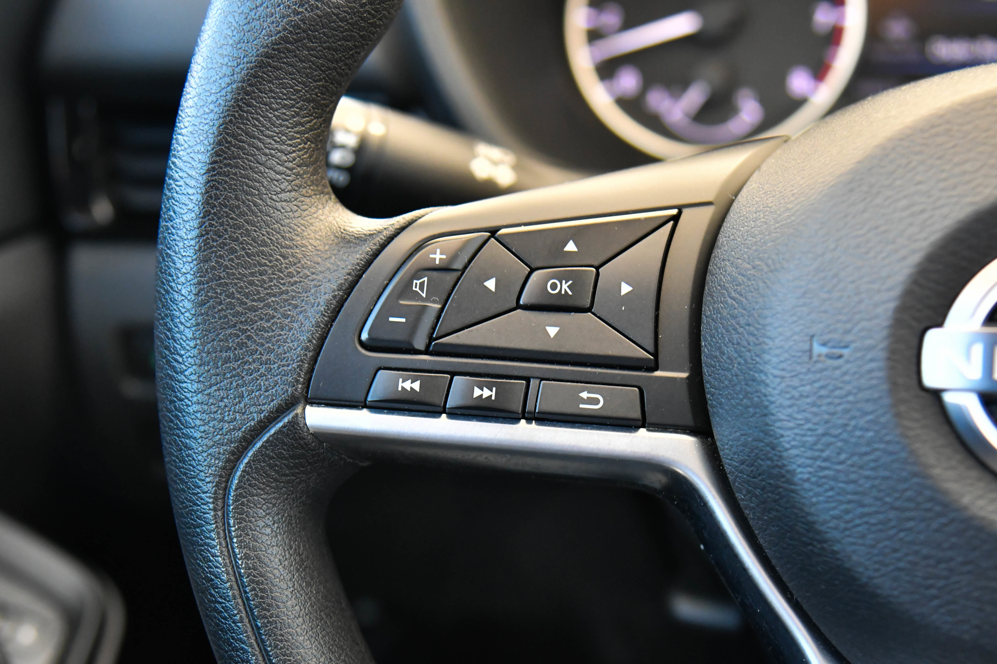 Used 2024 Nissan Sentra SV FWD image 27
