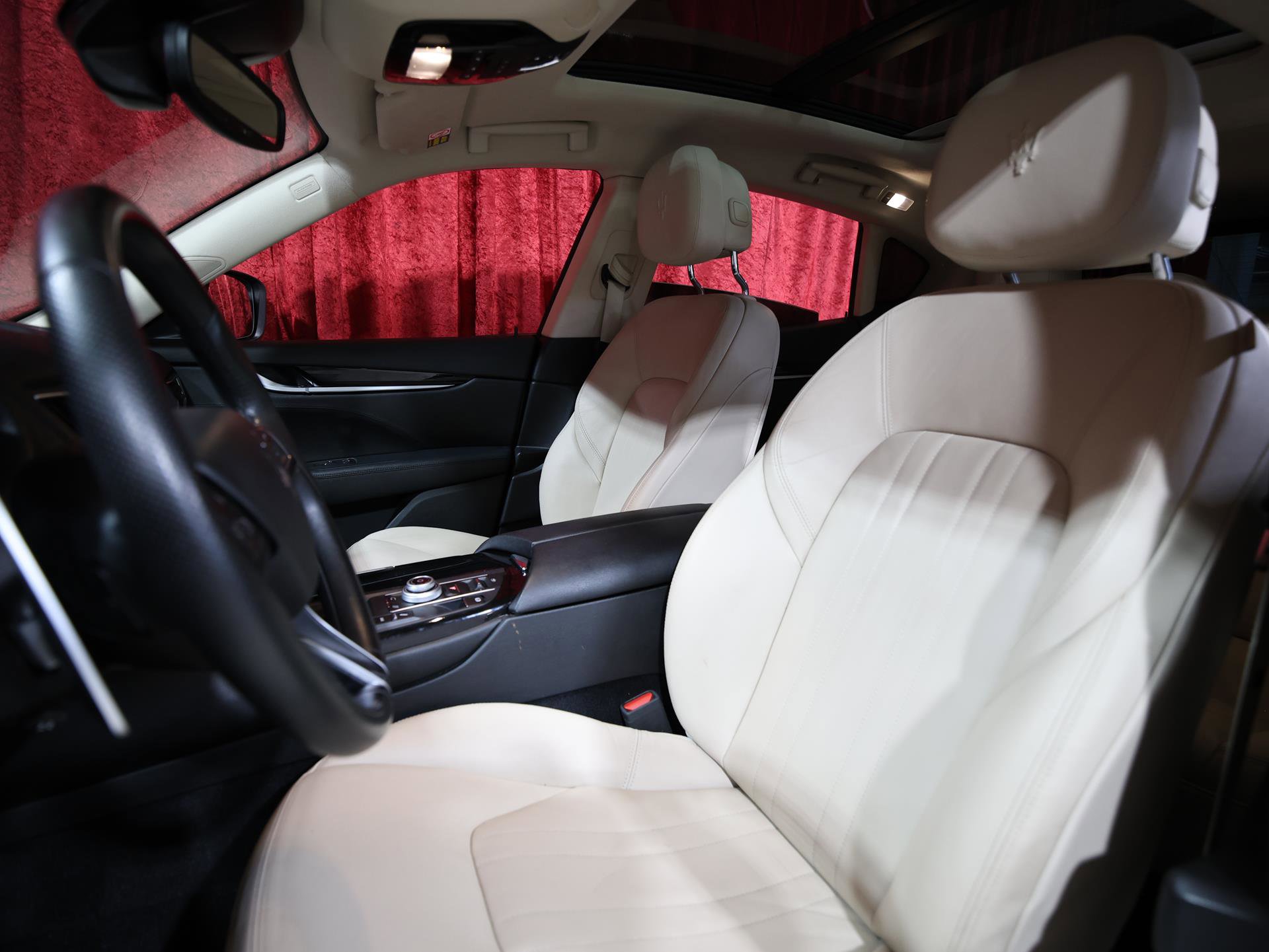 Used 2020 Maserati Levante S AWD/4WD image 13