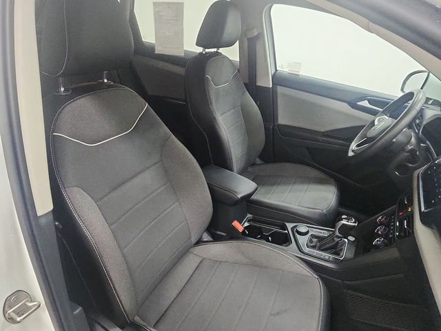 Used 2023 Volkswagen Taos SE image 26